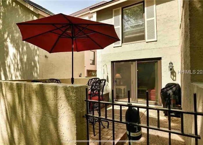 In The Heart Of Harbour Town 2Br 2Ba Pool Access Close To Beach