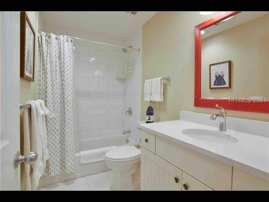In The Heart Of Harbour Town 2br 2ba Pool Access Close To Hébergement de vacances Île de Hilton-Head