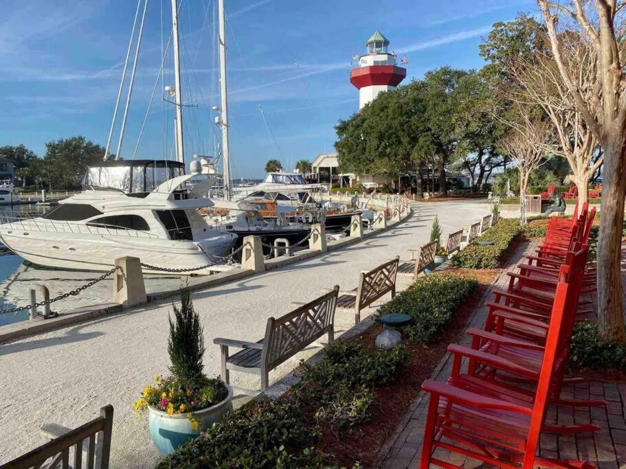 In The Heart Of Harbour Town 2br 2ba Pool Access Close To Hébergement de vacances Île de Hilton-Head