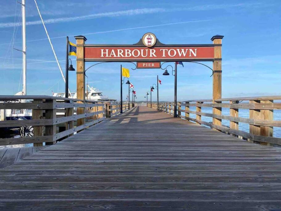 In The Heart Of Harbour Town 2br 2ba Pool Access Close To Hébergement de vacances *