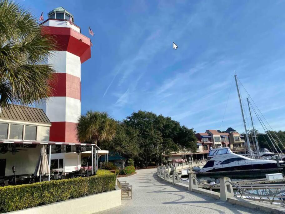 In The Heart Of Harbour Town 2br 2ba Pool Access Close To Hébergement de vacances *