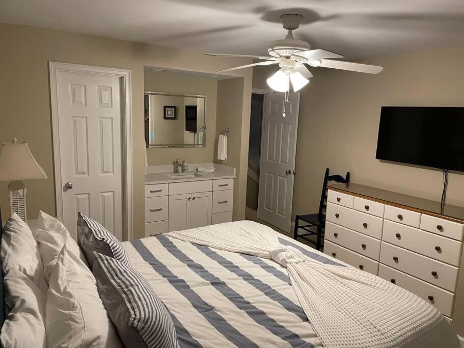Hébergement de vacances In The Heart Of Harbour Town 2br 2ba Pool Access Close To Île de Hilton-Head
