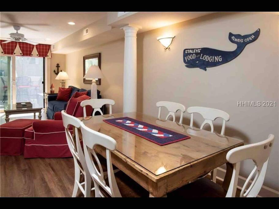 In The Heart Of Harbour Town 2br 2ba Pool Access Close To Île de Hilton-Head